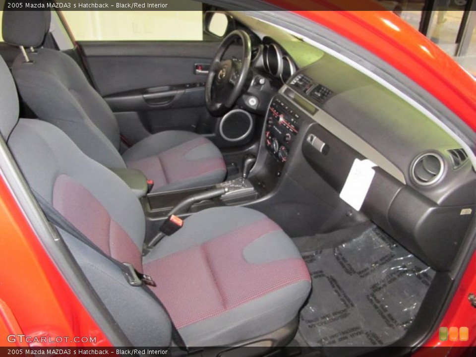 Black/Red Interior Photo for the 2005 Mazda MAZDA3 s Hatchback #41026044