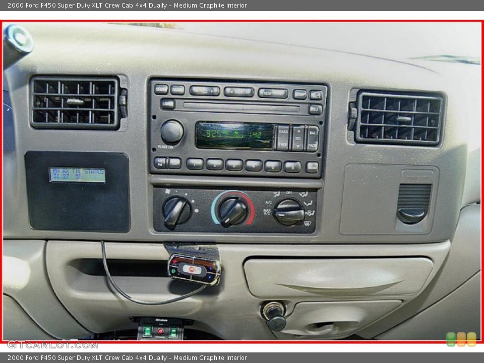 Medium Graphite Interior Controls for the 2000 Ford F450 Super Duty XLT Crew Cab 4x4 Dually #41028284