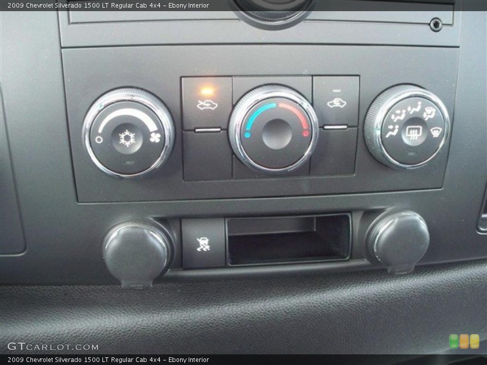 Ebony Interior Controls for the 2009 Chevrolet Silverado 1500 LT Regular Cab 4x4 #41032812