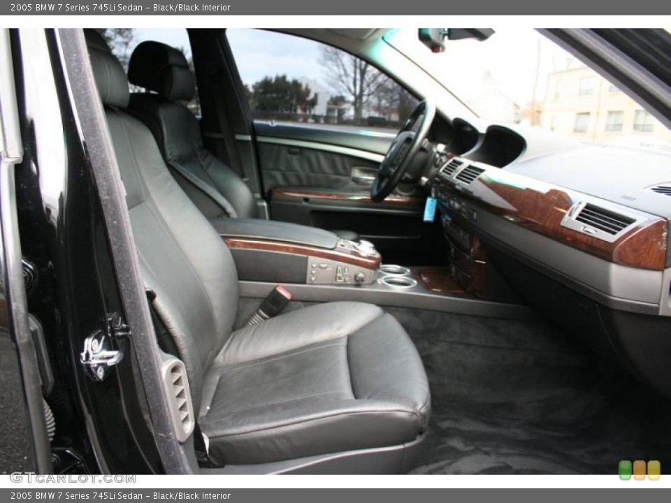 Black/Black Interior Photo for the 2005 BMW 7 Series 745Li Sedan #41036576