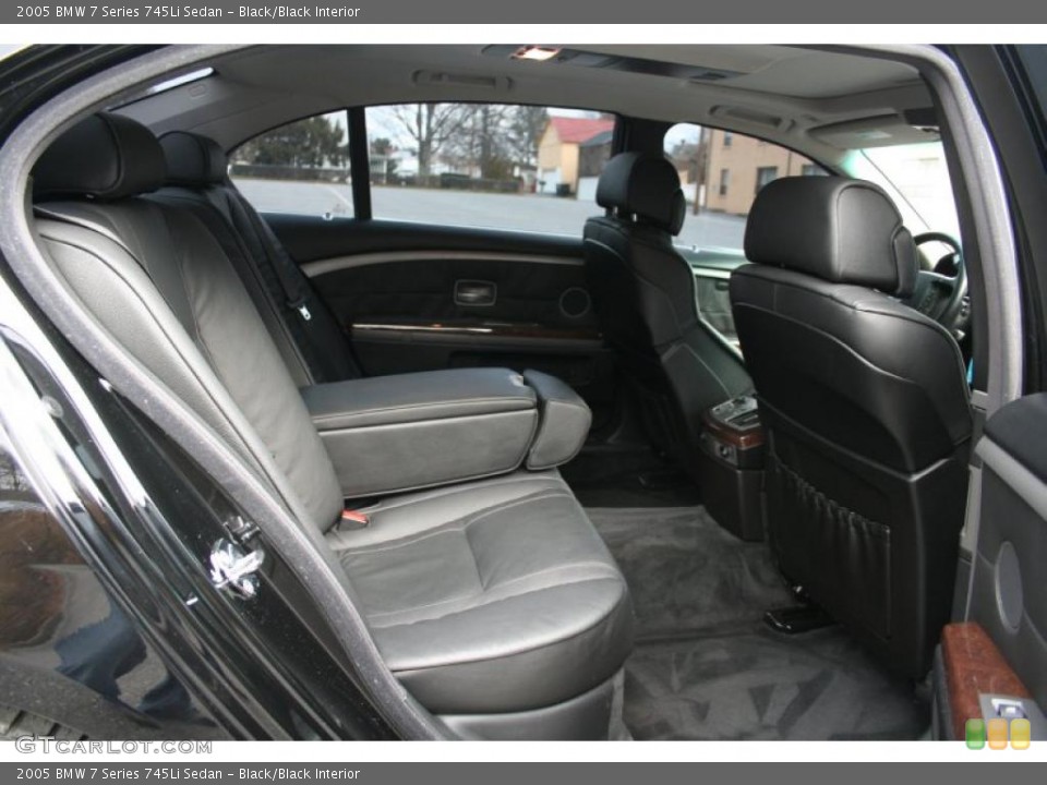 Black/Black Interior Photo for the 2005 BMW 7 Series 745Li Sedan #41036596