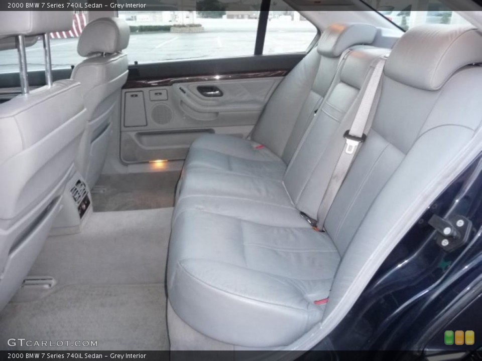 Grey Interior Photo for the 2000 BMW 7 Series 740iL Sedan #41041009