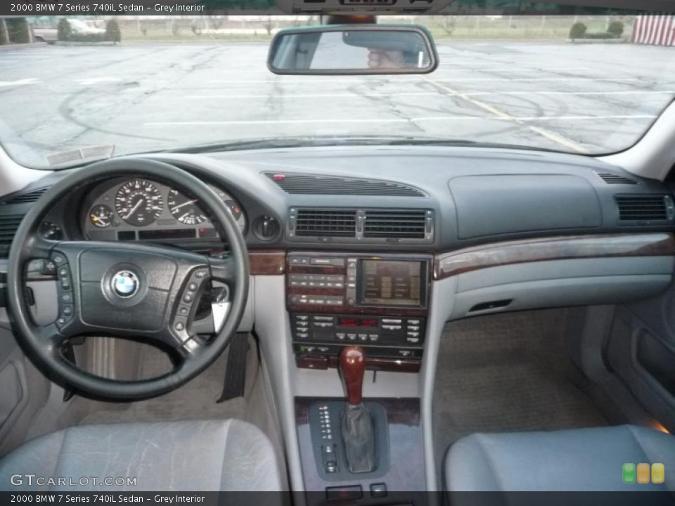 Grey Interior Prime Interior for the 2000 BMW 7 Series 740iL Sedan #41041165