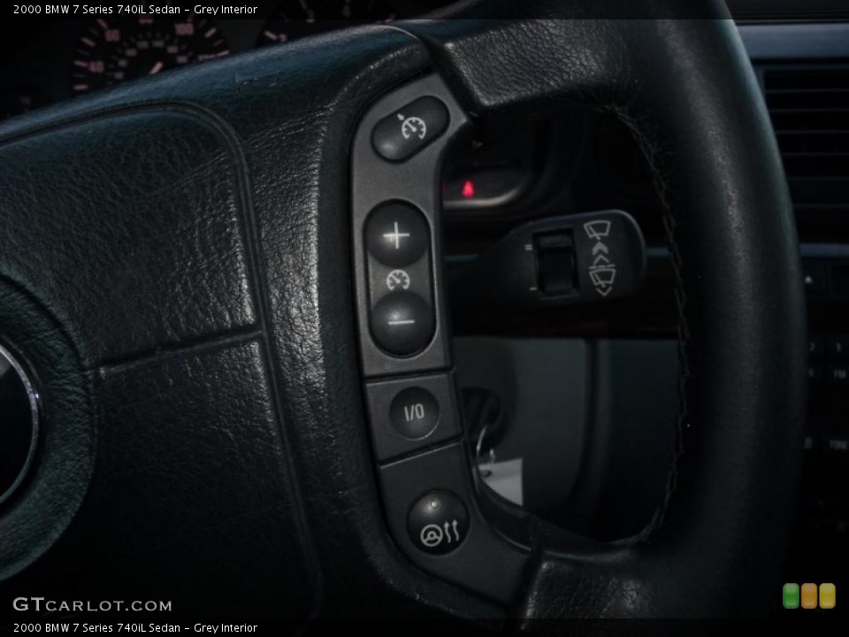 Grey Interior Controls for the 2000 BMW 7 Series 740iL Sedan #41041269