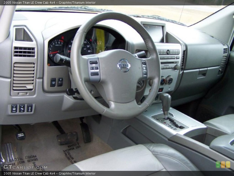 Graphite/Titanium Interior Photo for the 2005 Nissan Titan LE Crew Cab 4x4 #41044849