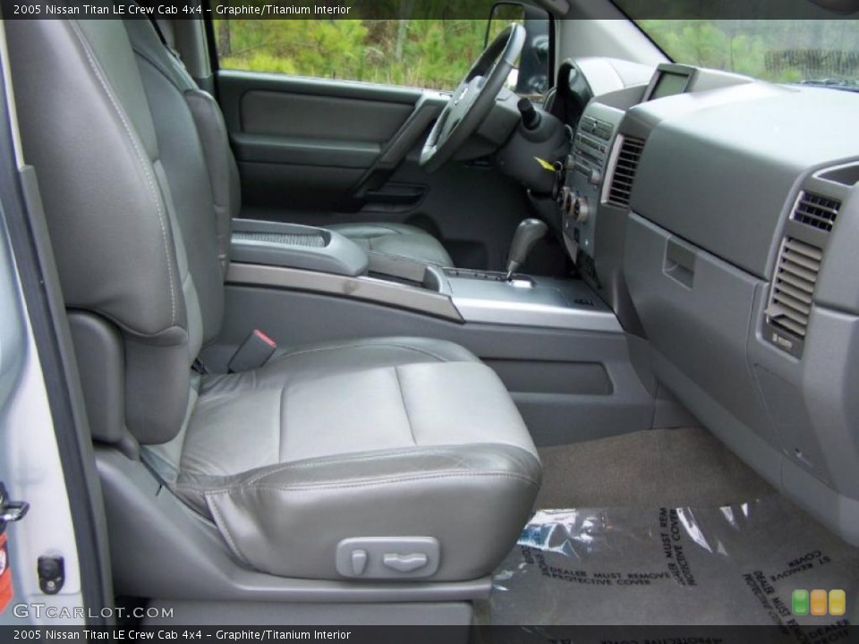 Graphite/Titanium Interior Photo for the 2005 Nissan Titan LE Crew Cab 4x4 #41045197