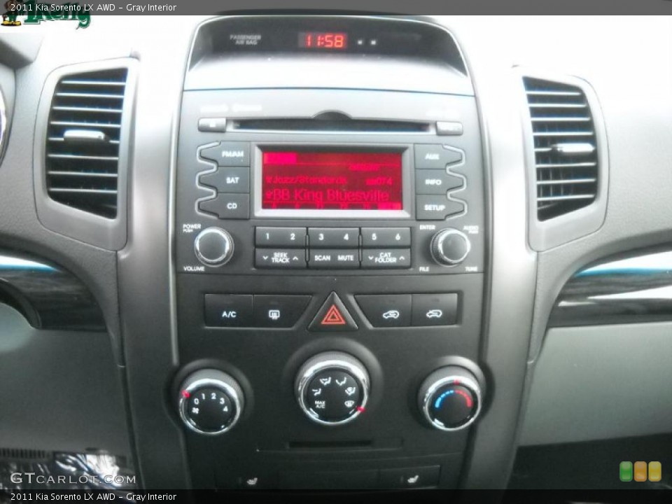 Gray Interior Controls for the 2011 Kia Sorento LX AWD #41048137