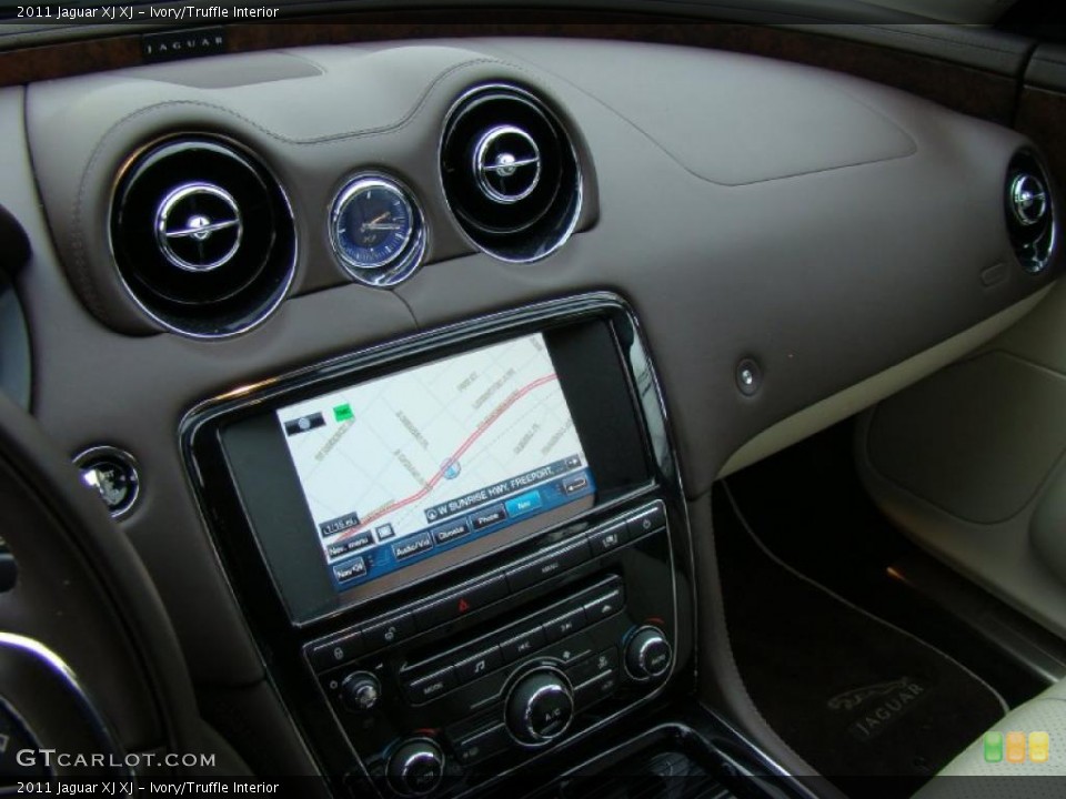 Ivory/Truffle Interior Navigation for the 2011 Jaguar XJ XJ #41050085