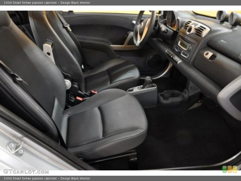 Design Black Interior Photo for the 2009 Smart fortwo passion cabriolet #41054133