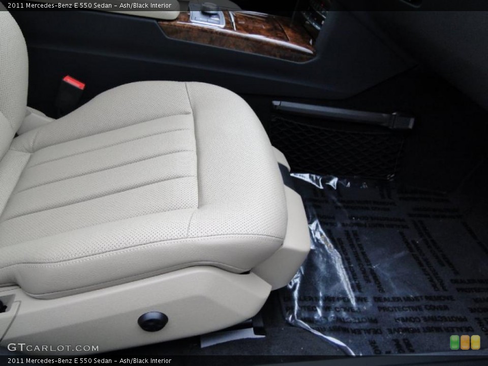 Ash/Black Interior Photo for the 2011 Mercedes-Benz E 550 Sedan #41059743