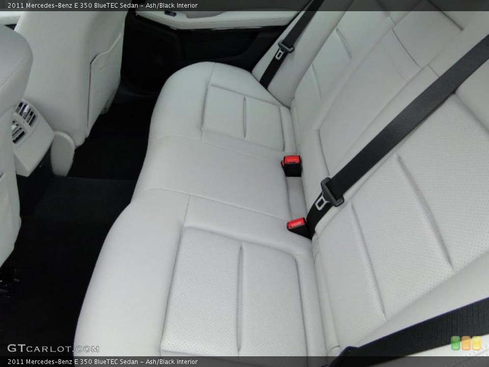 Ash/Black Interior Photo for the 2011 Mercedes-Benz E 350 BlueTEC Sedan #41060159