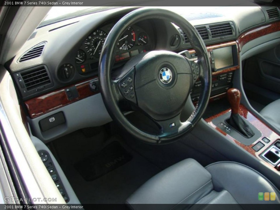 Grey Interior Photo for the 2001 BMW 7 Series 740i Sedan #41060207