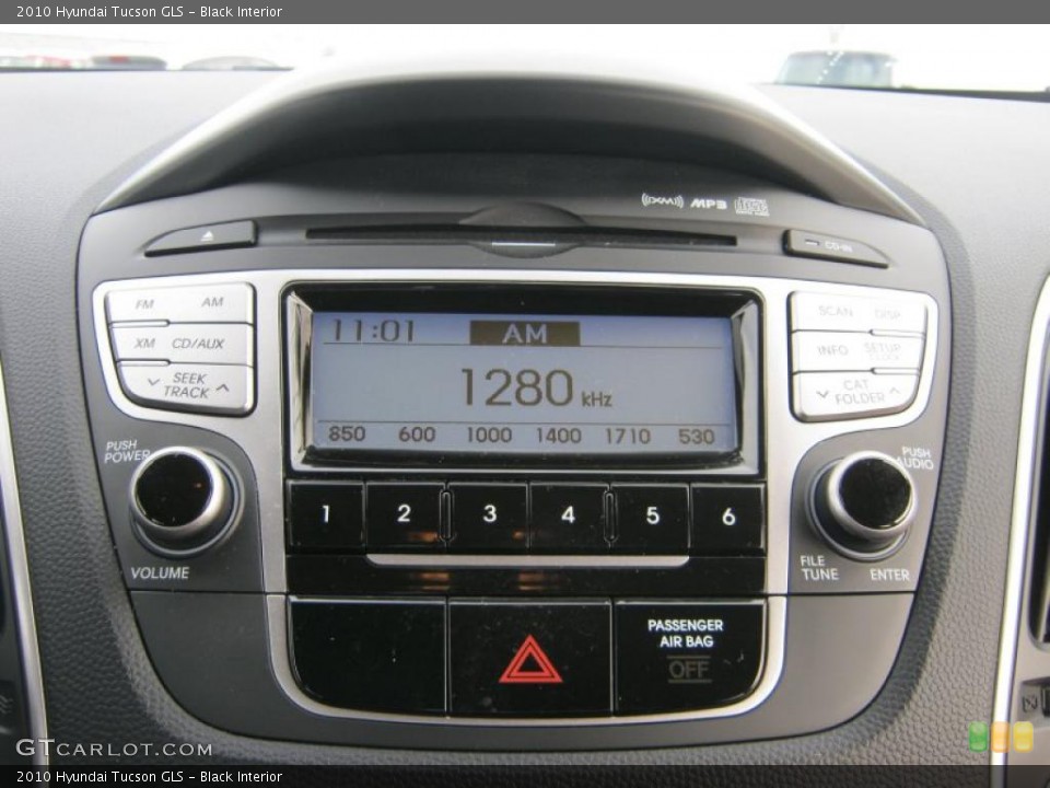 Black Interior Controls for the 2010 Hyundai Tucson GLS #41060679