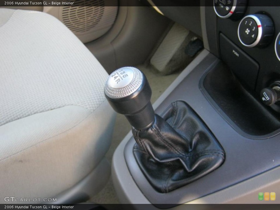 Beige Interior Transmission for the 2006 Hyundai Tucson GL #41061195