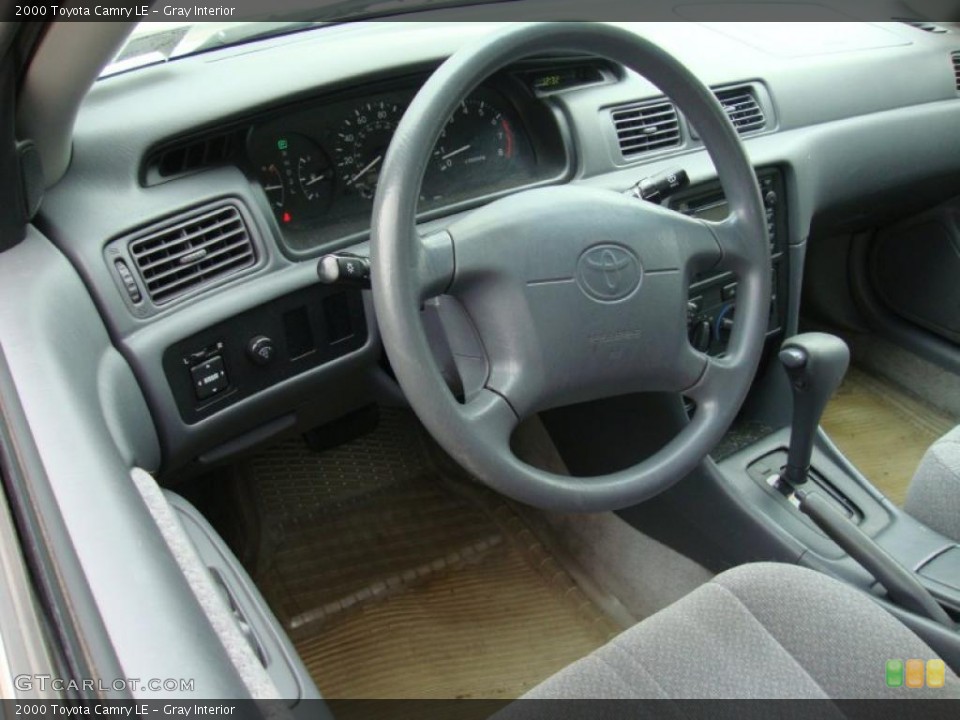Gray Interior Photo for the 2000 Toyota Camry LE #41064235