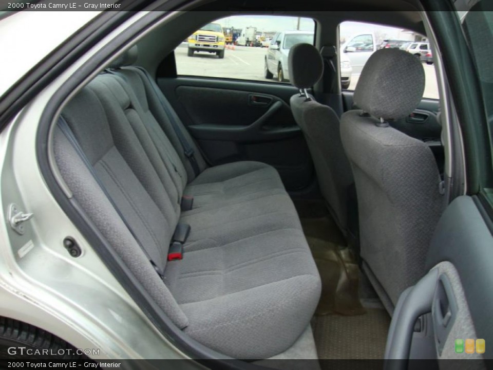 Gray Interior Photo for the 2000 Toyota Camry LE #41064427