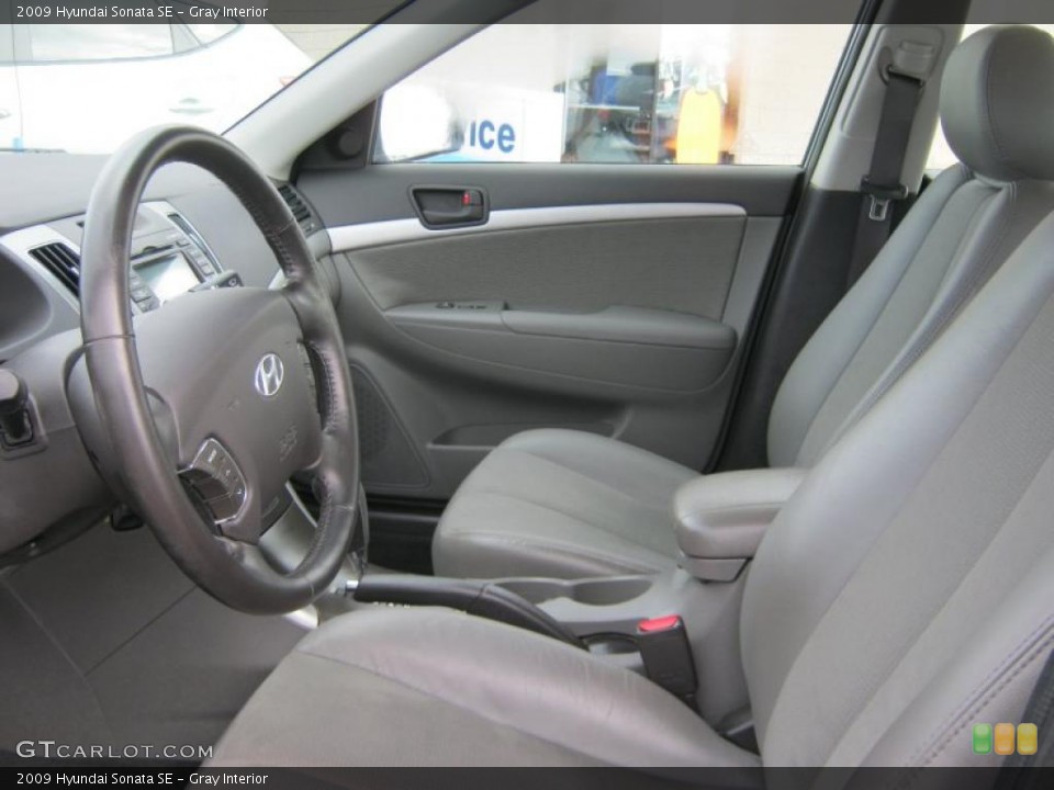 Gray Interior Photo for the 2009 Hyundai Sonata SE #41065539