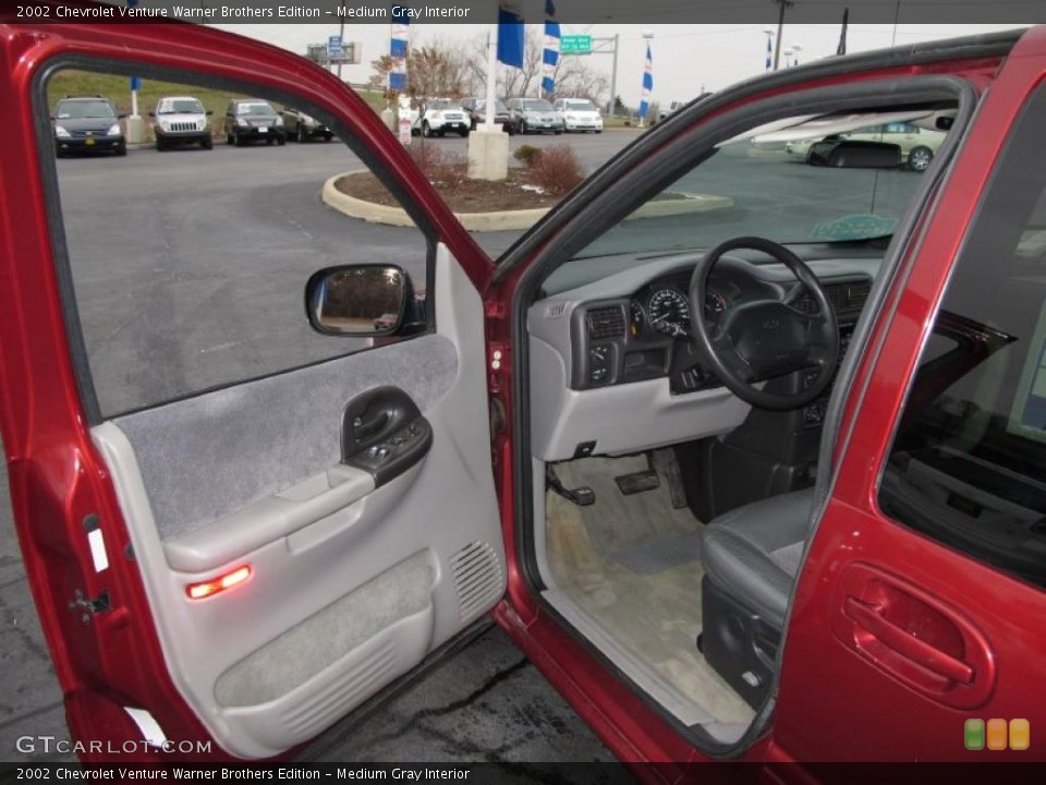 Medium Gray Interior Photo for the 2002 Chevrolet Venture Warner Brothers Edition #41065771