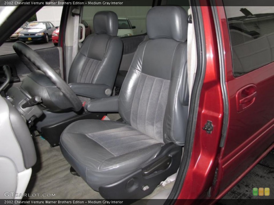 Medium Gray Interior Photo for the 2002 Chevrolet Venture Warner Brothers Edition #41065783