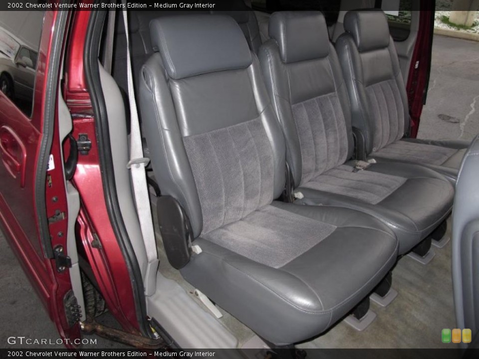 Medium Gray Interior Photo for the 2002 Chevrolet Venture Warner Brothers Edition #41065831