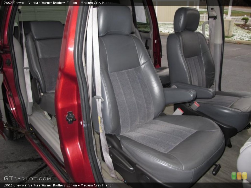 Medium Gray Interior Photo for the 2002 Chevrolet Venture Warner Brothers Edition #41065843