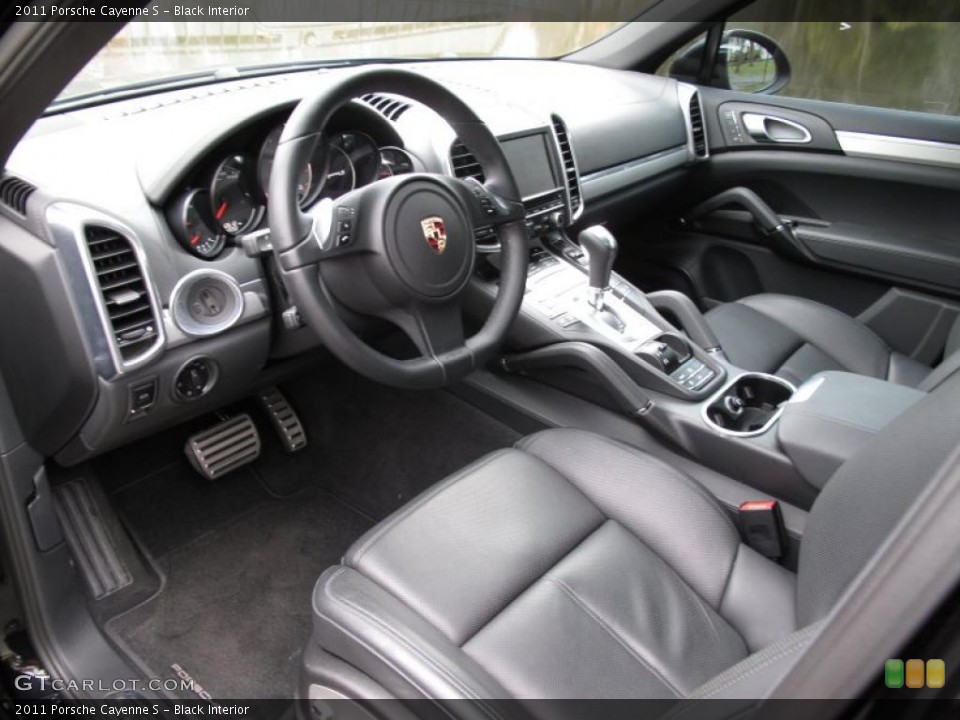 Black Interior Prime Interior for the 2011 Porsche Cayenne S #41067279