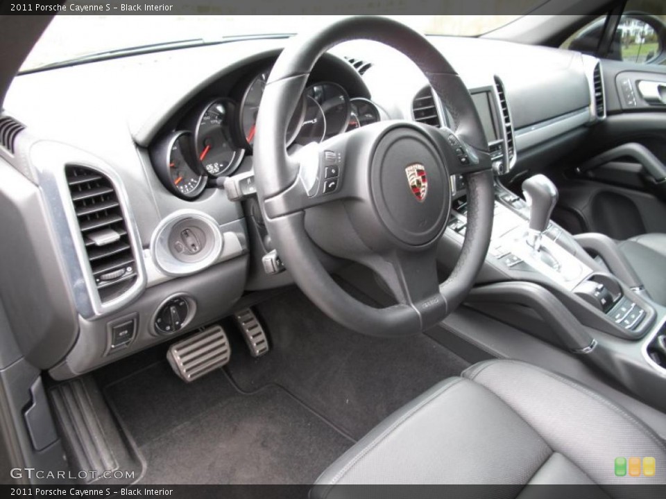 Black Interior Prime Interior for the 2011 Porsche Cayenne S #41067307