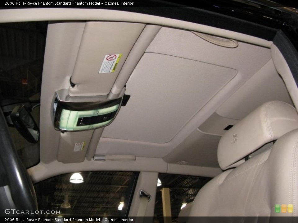 Oatmeal Interior Sunroof for the 2006 Rolls-Royce Phantom  #41069527