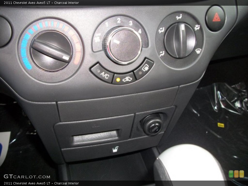 Charcoal Interior Controls for the 2011 Chevrolet Aveo Aveo5 LT #41073181