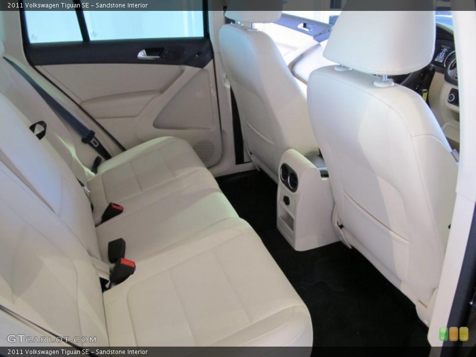 Sandstone Interior Photo for the 2011 Volkswagen Tiguan SE #41076091