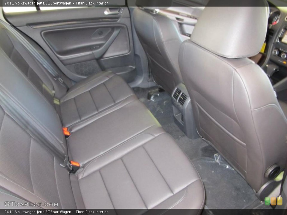 Titan Black Interior Photo for the 2011 Volkswagen Jetta SE SportWagen #41076779
