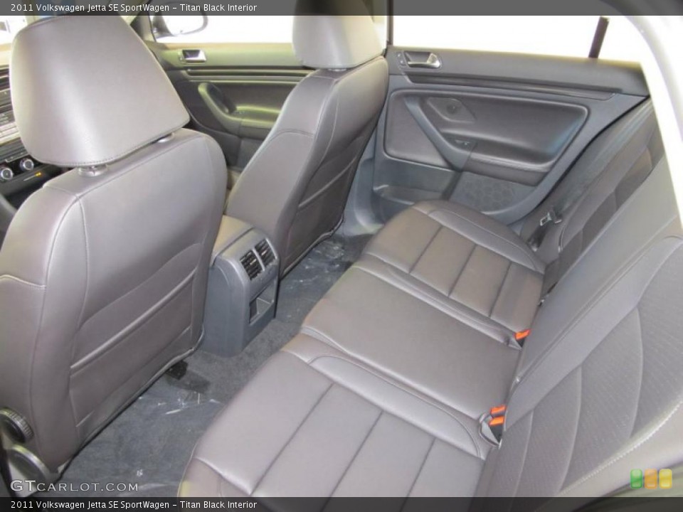 Titan Black Interior Photo for the 2011 Volkswagen Jetta SE SportWagen #41076837