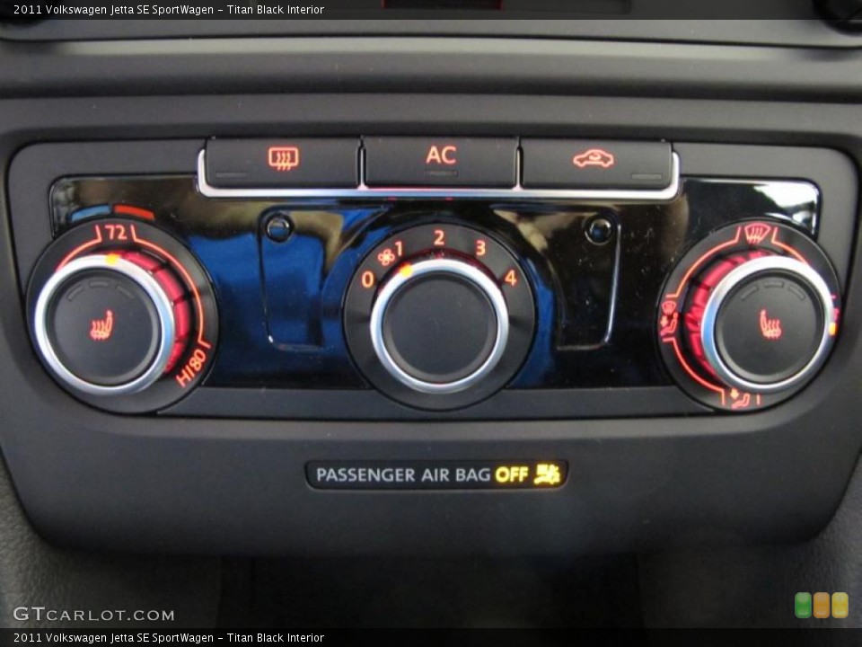 Titan Black Interior Controls for the 2011 Volkswagen Jetta SE SportWagen #41076907