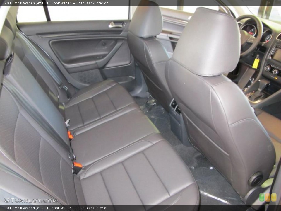 Titan Black Interior Photo for the 2011 Volkswagen Jetta TDI SportWagen #41077631