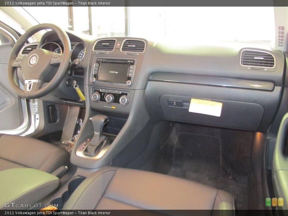 Titan Black Interior Photo for the 2011 Volkswagen Jetta TDI SportWagen #41077647