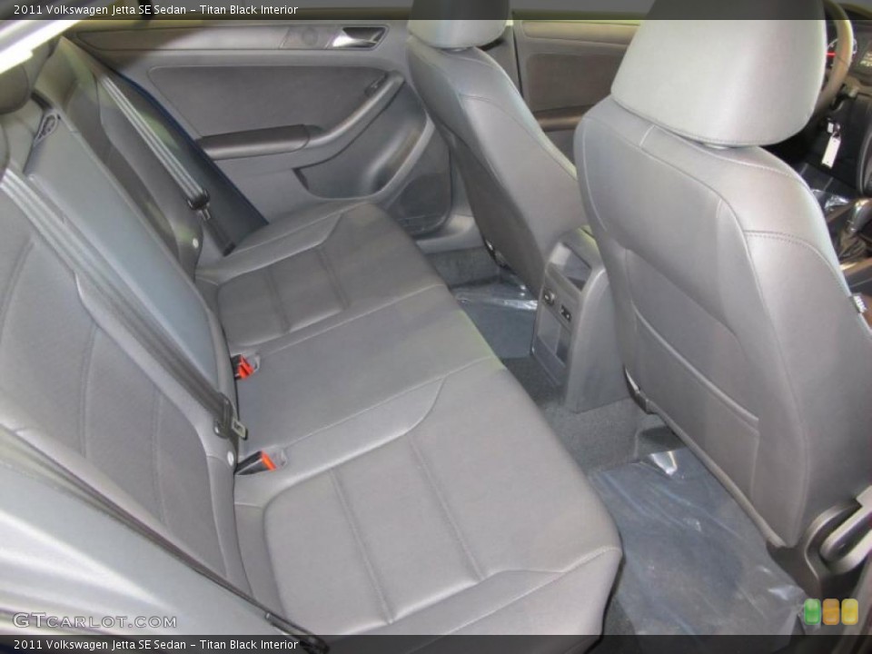 Titan Black Interior Photo for the 2011 Volkswagen Jetta SE Sedan #41078735