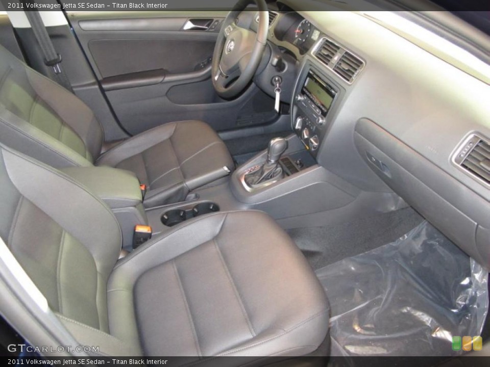 Titan Black Interior Photo for the 2011 Volkswagen Jetta SE Sedan #41078775