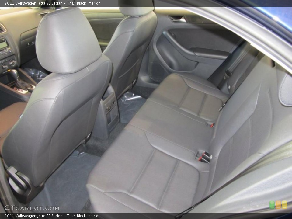 Titan Black Interior Photo for the 2011 Volkswagen Jetta SE Sedan #41078791