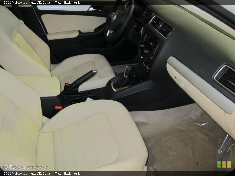 Titan Black Interior Photo for the 2011 Volkswagen Jetta SEL Sedan #41079027