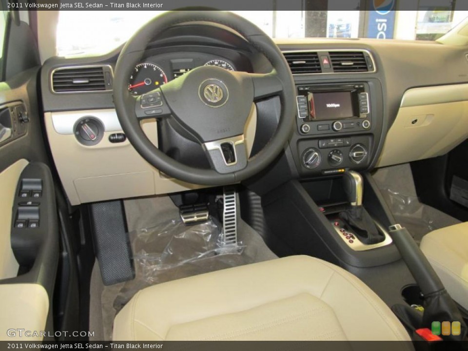 Titan Black Interior Photo for the 2011 Volkswagen Jetta SEL Sedan #41079051