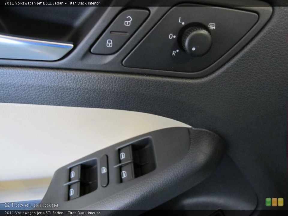 Titan Black Interior Controls for the 2011 Volkswagen Jetta SEL Sedan #41079091