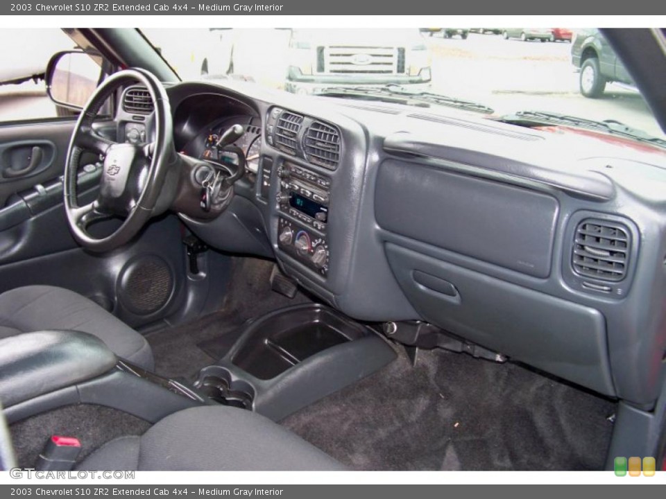 Medium Gray Interior Dashboard for the 2003 Chevrolet S10 ZR2 Extended Cab 4x4 #41081147