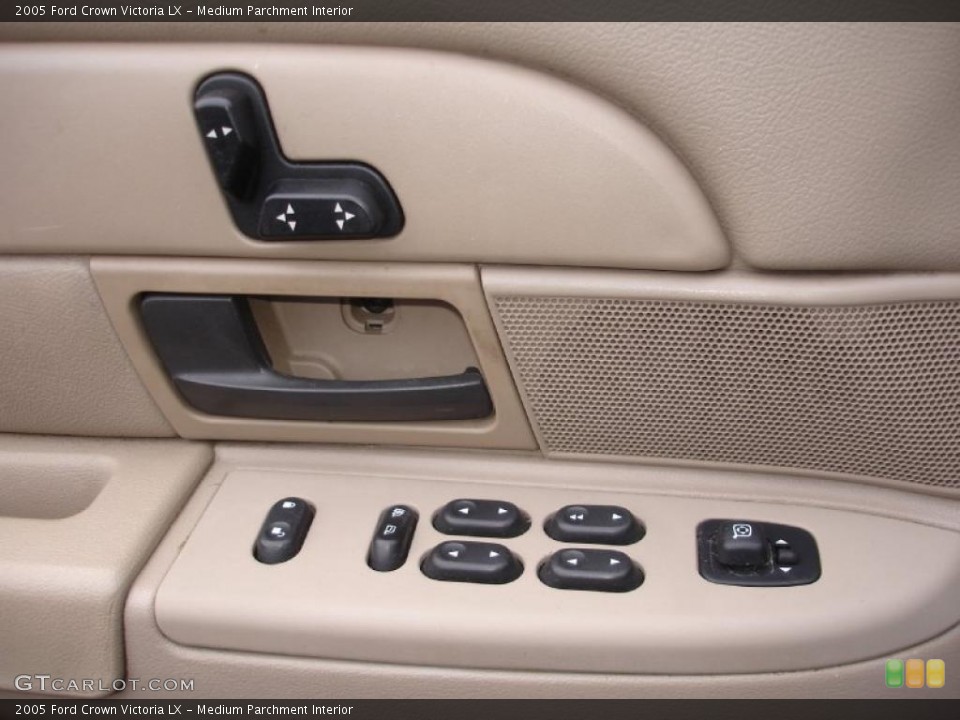 Medium Parchment Interior Controls for the 2005 Ford Crown Victoria LX #41081475