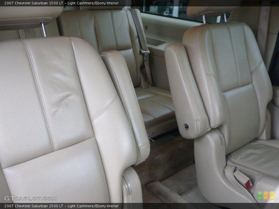 Light Cashmere/Ebony Interior Photo for the 2007 Chevrolet Suburban 1500 LT #41090180