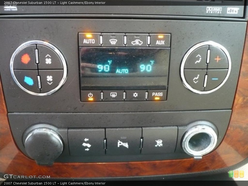 Light Cashmere/Ebony Interior Controls for the 2007 Chevrolet Suburban 1500 LT #41090420