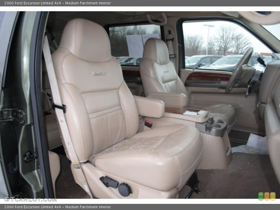 Medium Parchment Interior Photo for the 2000 Ford Excursion Limited 4x4 #41097841