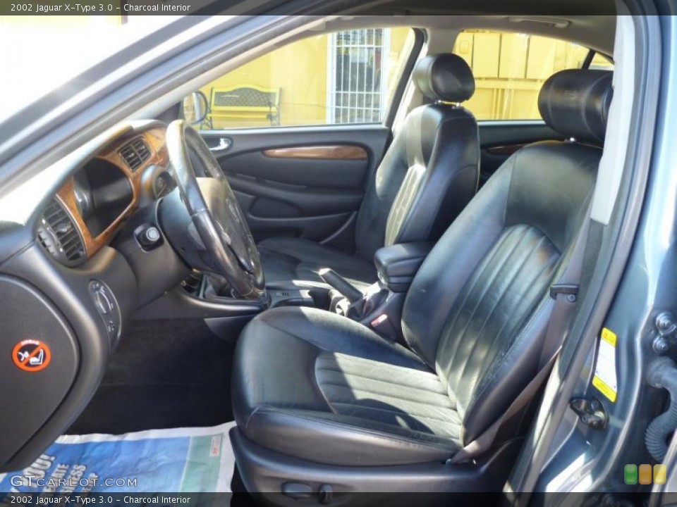 Charcoal Interior Photo for the 2002 Jaguar X-Type 3.0 #41103086