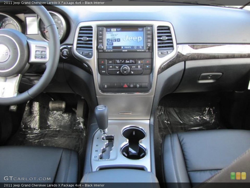 Black Interior Dashboard for the 2011 Jeep Grand Cherokee Laredo X Package 4x4 #41105654