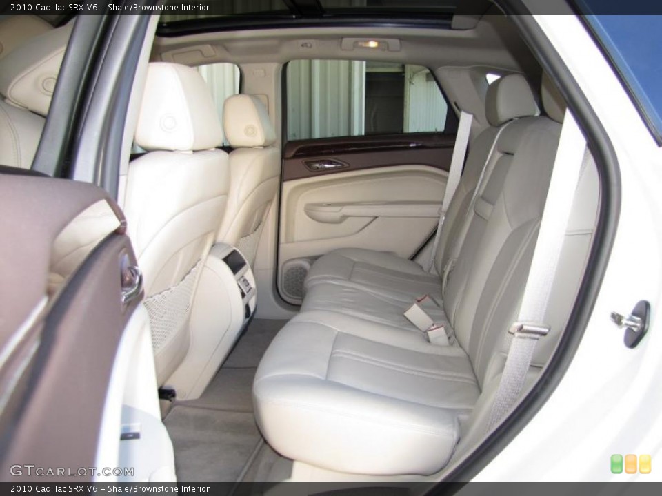 Shale/Brownstone Interior Photo for the 2010 Cadillac SRX V6 #41114775