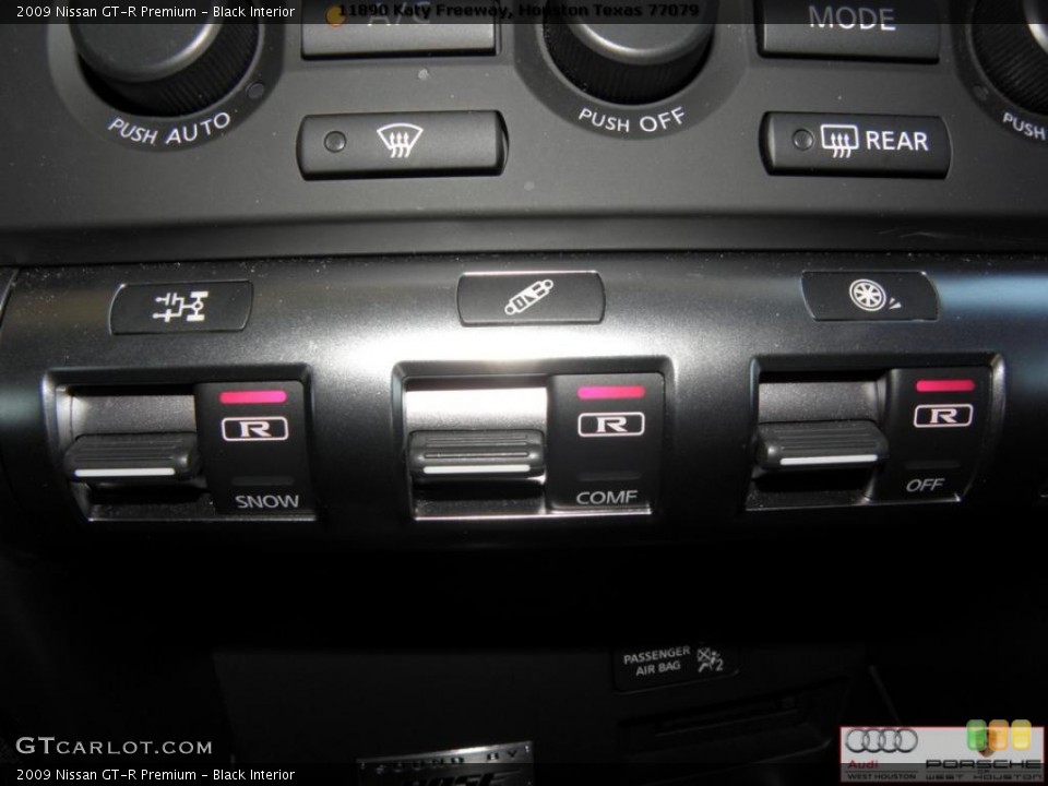 Black Interior Controls for the 2009 Nissan GT-R Premium #41116107